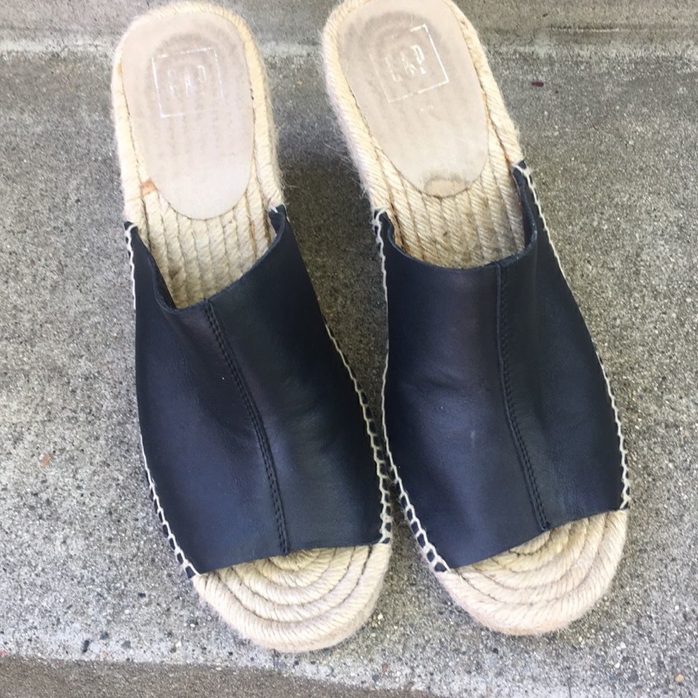 Gap Black Leather Espadrille Wedges Size 9.5 Slip On EUC